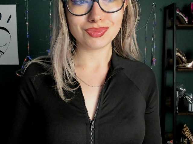 xxHeidiLove live cam preview