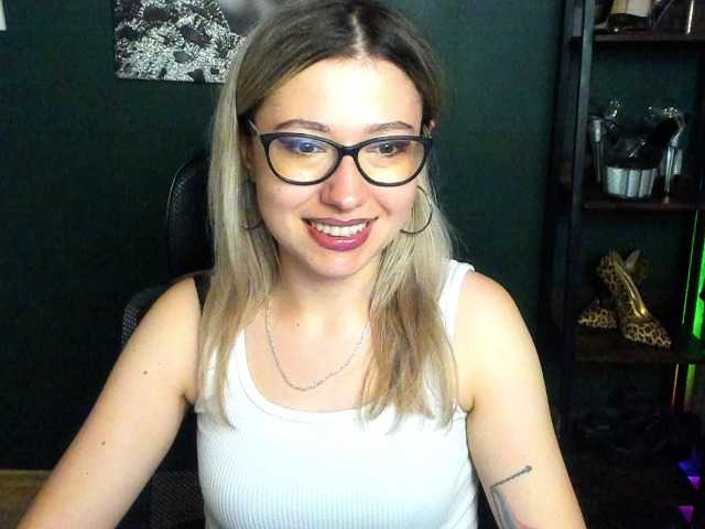 xxHeidiLove live cam on BongaCams