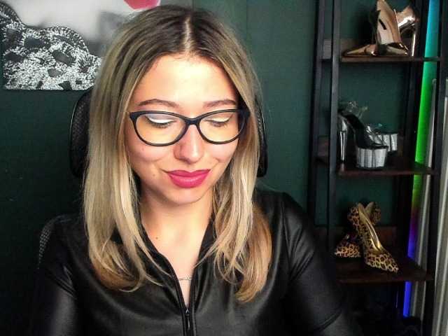 xxHeidiLove live cam on BongaCams
