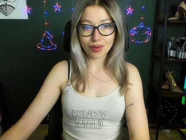 xxHeidiLove live cam on BongaCams