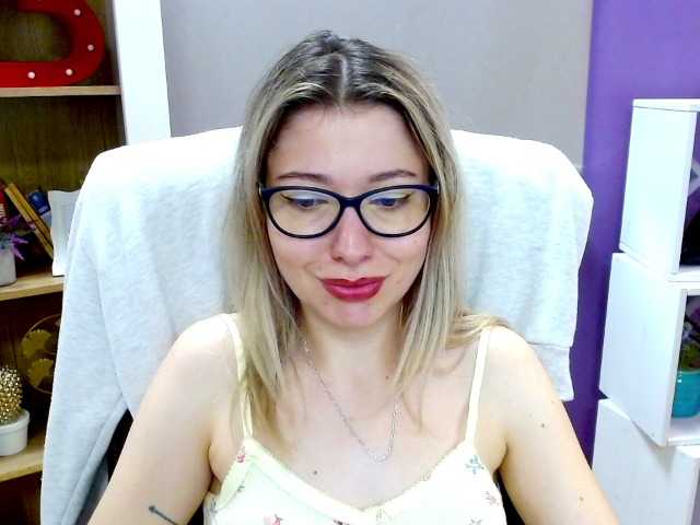 xxHeidiLove live cam on BongaCams