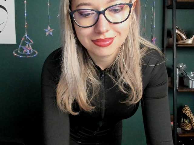 xxHeidiLove live cam preview