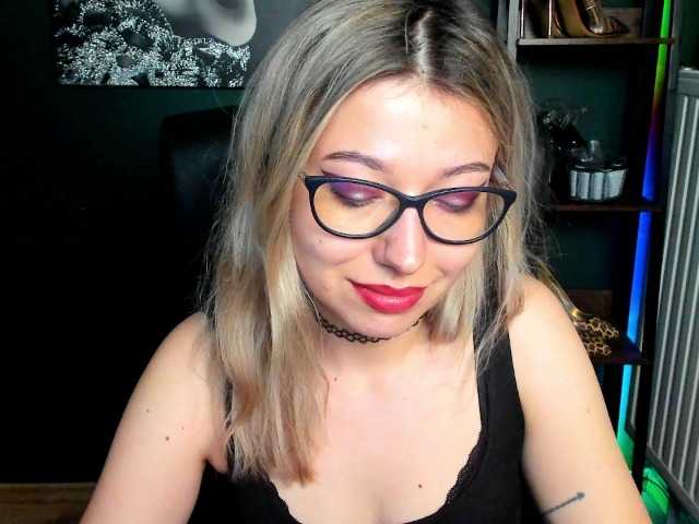 xxHeidiLove live cam on BongaCams