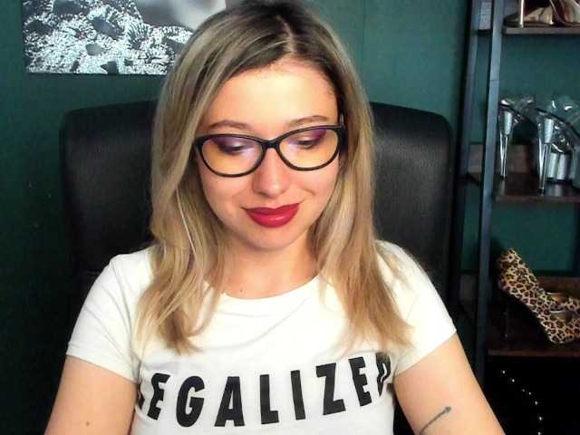 xxHeidiLove live cam on BongaCams