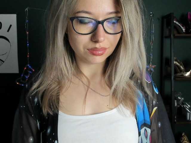 xxHeidiLove live cam preview