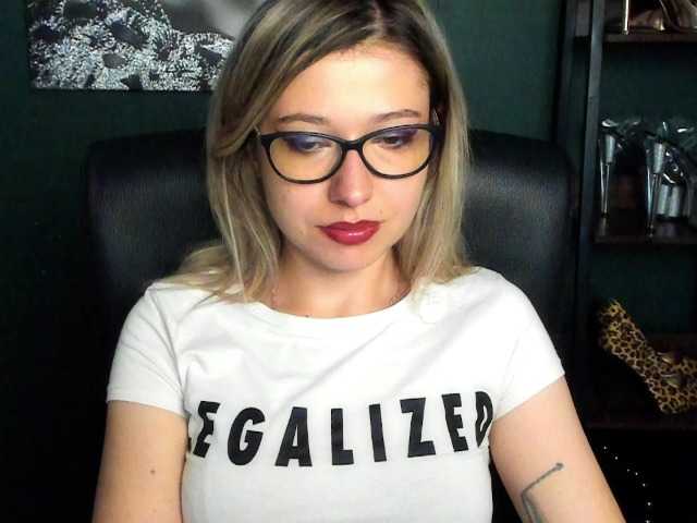 xxHeidiLove live cam on BongaCams