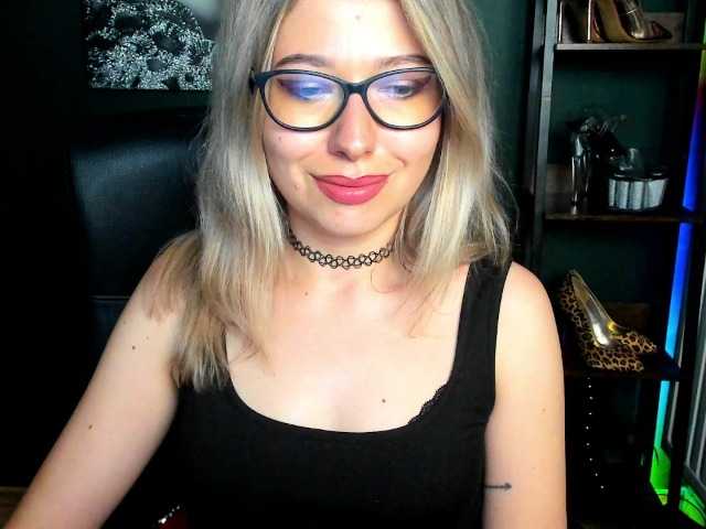 xxHeidiLove live cam on BongaCams