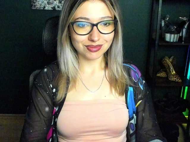 xxHeidiLove live cam on BongaCams