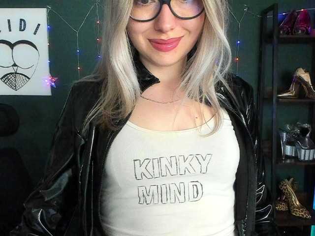 xxHeidiLove live cam on BongaCams