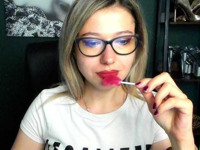 xxHeidiLove webcam bongacams model stream image