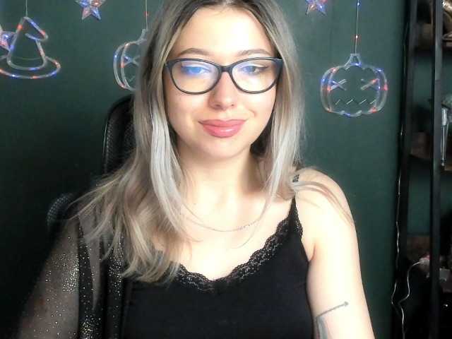 xxHeidiLove, en directo ahora en BongaCams