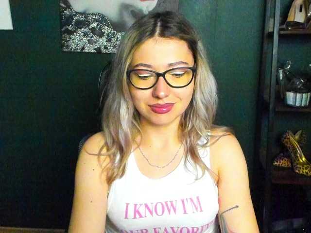 xxHeidiLove live cam on BongaCams