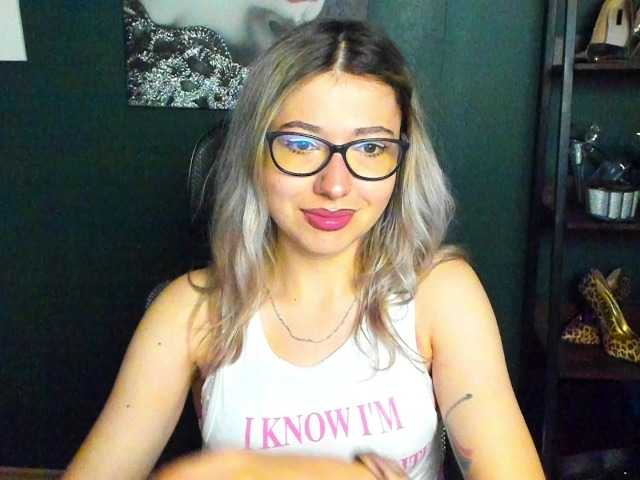 xxHeidiLove live cam on BongaCams