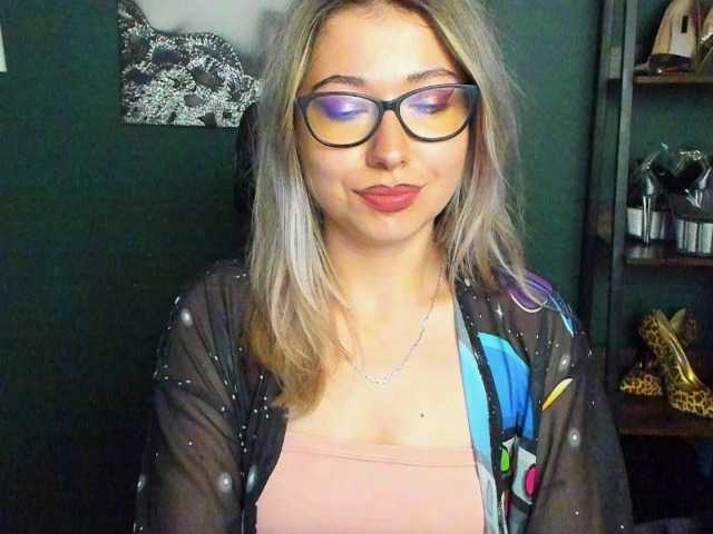 xxHeidiLove live cam on BongaCams
