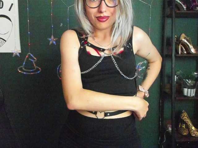 xxHeidiLove live cam on BongaCams