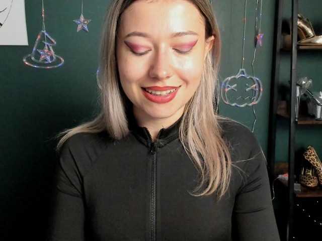xxHeidiLove live cam preview