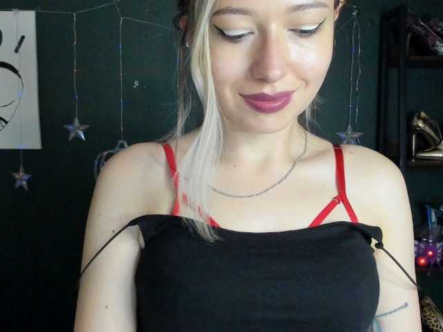 xxHeidiLove live cam on BongaCams