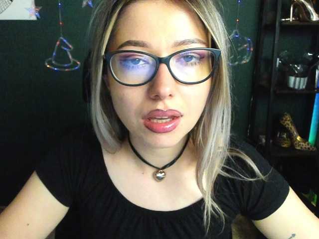 xxHeidiLove webcam bongacams model stream image
