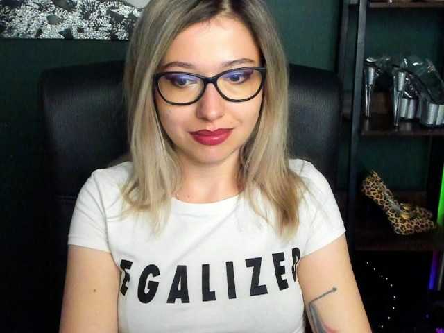 xxHeidiLove live cam on BongaCams