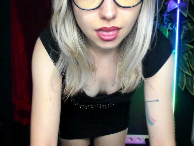 xxHeidiLove live cam on BongaCams