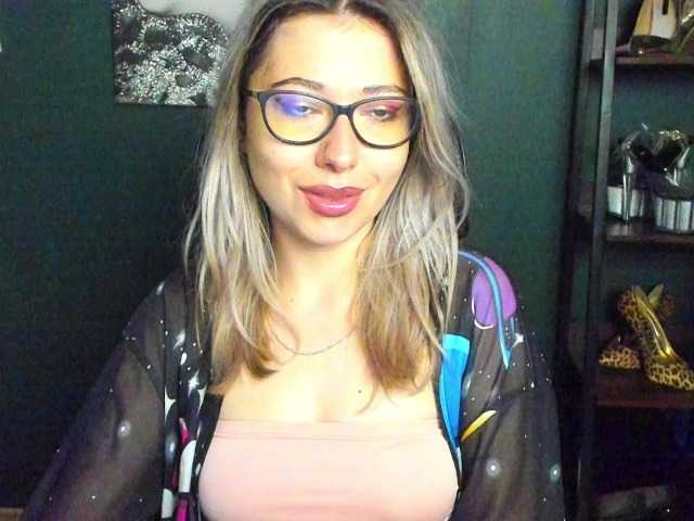 xxHeidiLove live cam on BongaCams