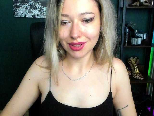 xxHeidiLove live cam on BongaCams
