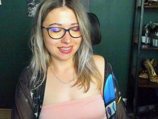 xxHeidiLove live cam on BongaCams