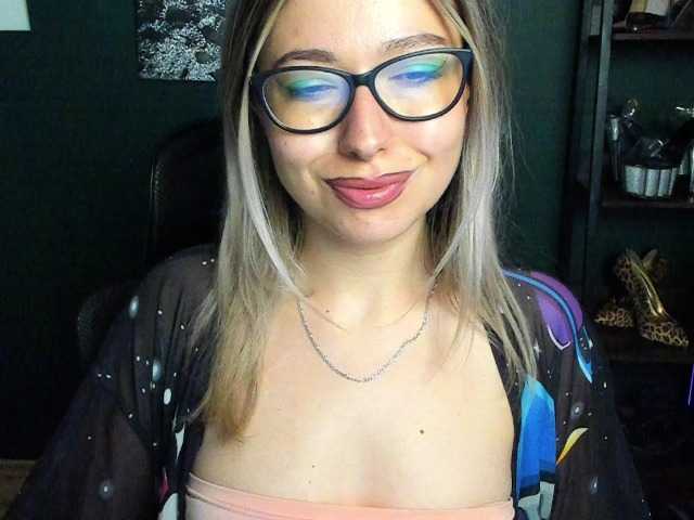 xxHeidiLove live cam on BongaCams