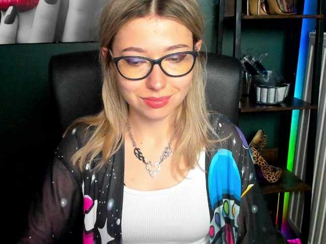 xxHeidiLove live cam on BongaCams