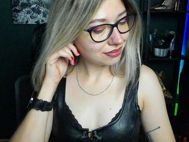 xxHeidiLove live cam on BongaCams
