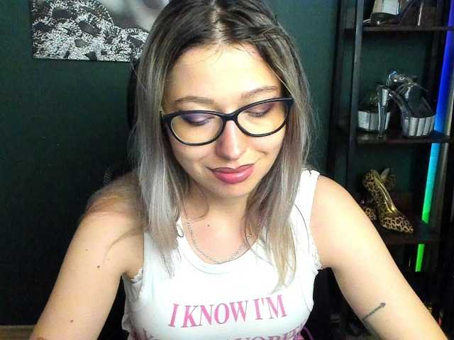 xxHeidiLove live cam on BongaCams