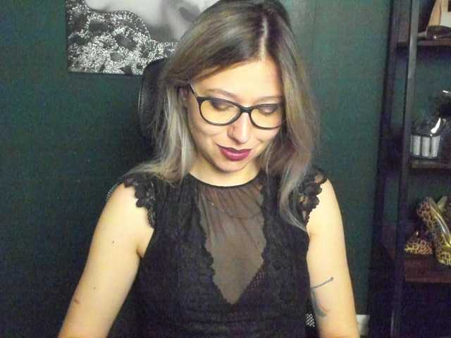 xxHeidiLove live cam on BongaCams