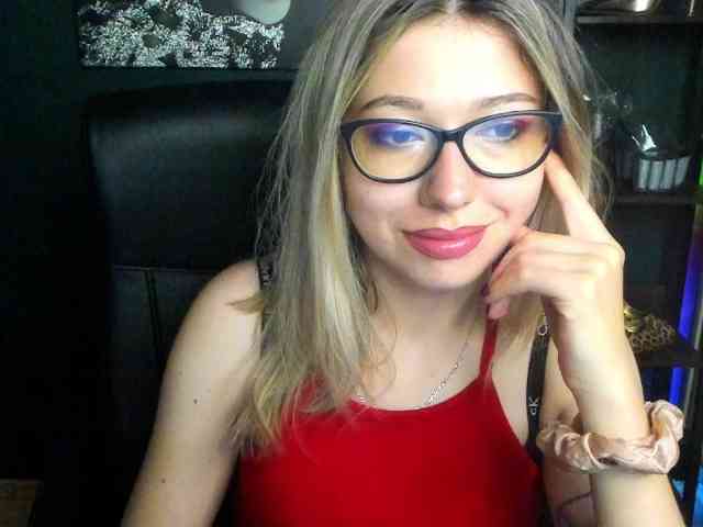 xxHeidiLove webcam