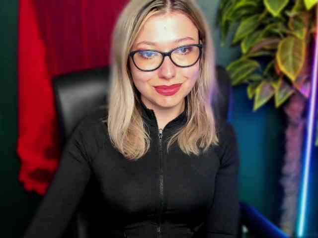 xxHeidiLove webcam