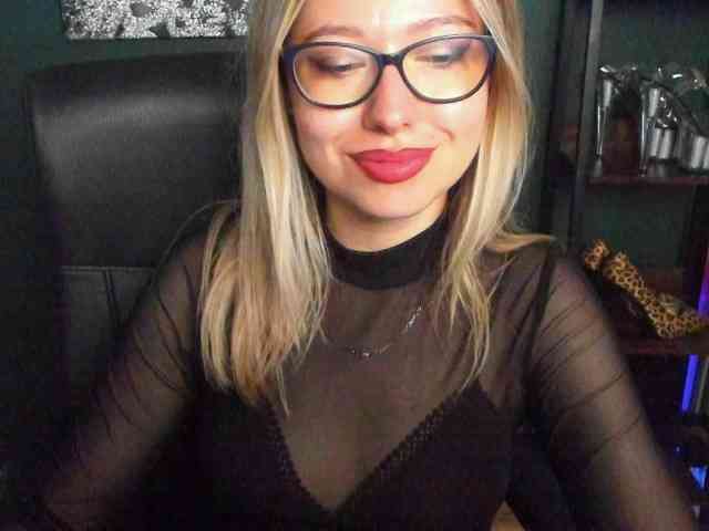 xxHeidiLove webcam