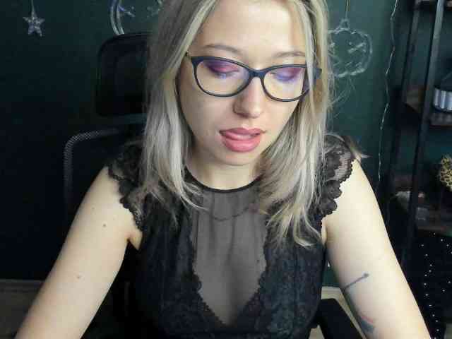 Model: xxHeidiLove