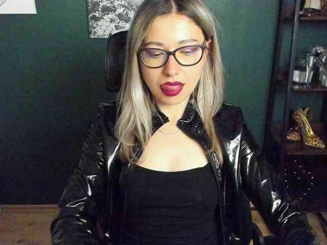 xxHeidiLove webcam