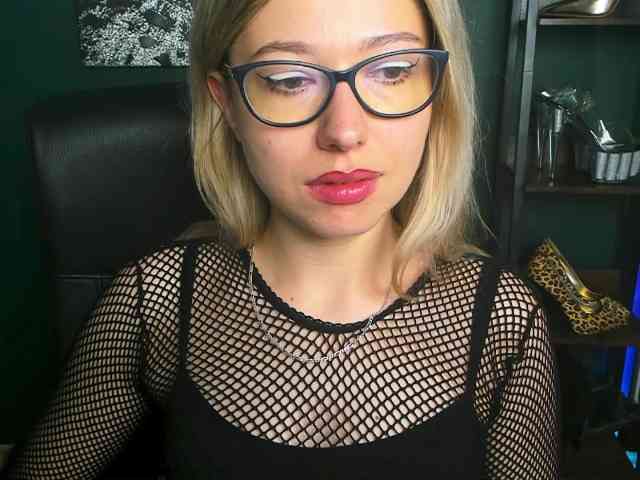 xxHeidiLove webcam