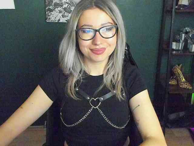 xxHeidiLove webcam