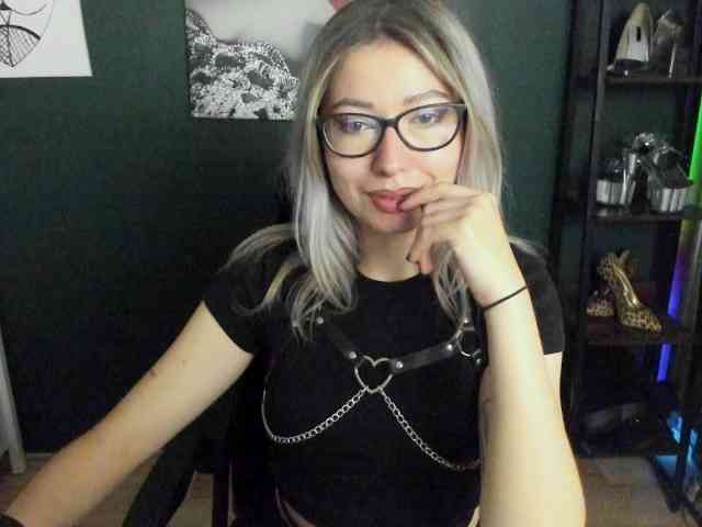 xxHeidiLove webcam