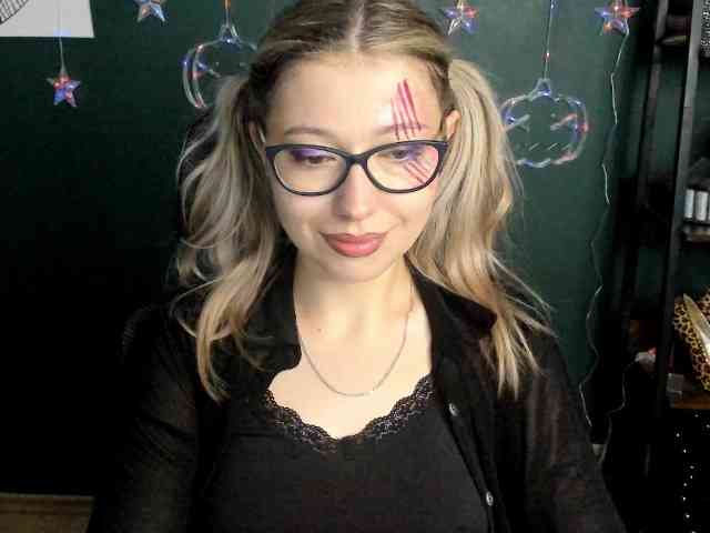 xxHeidiLove webcam