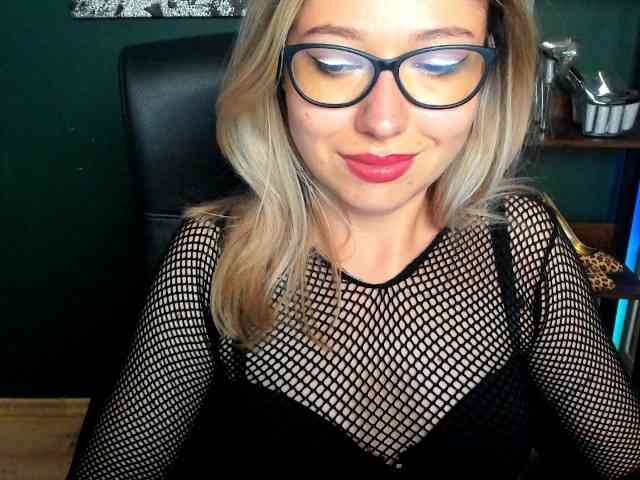xxHeidiLove webcam