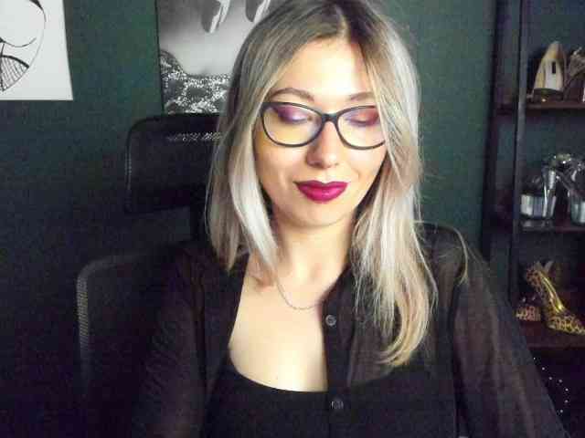 xxHeidiLove webcam