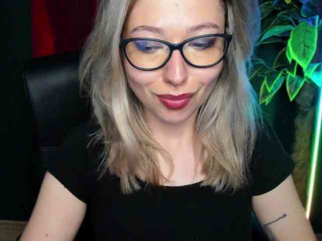xxHeidiLove webcam