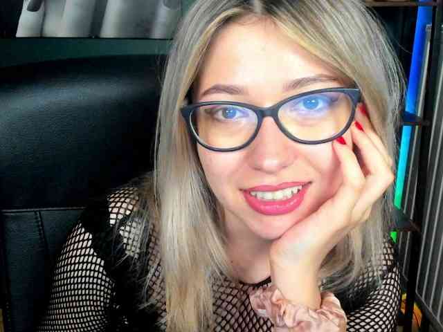 xxHeidiLove webcam