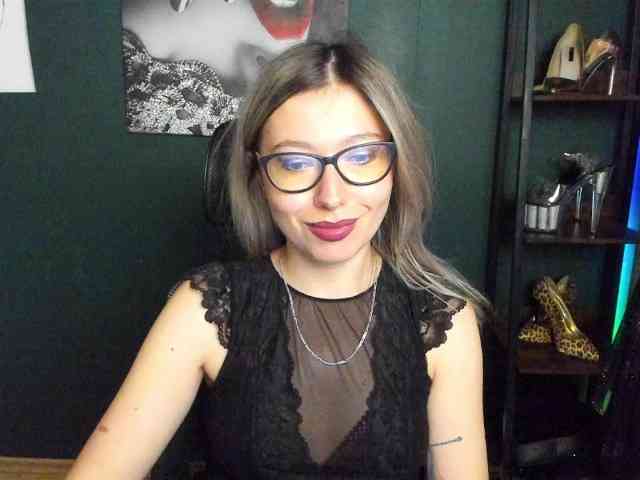 xxHeidiLove webcam