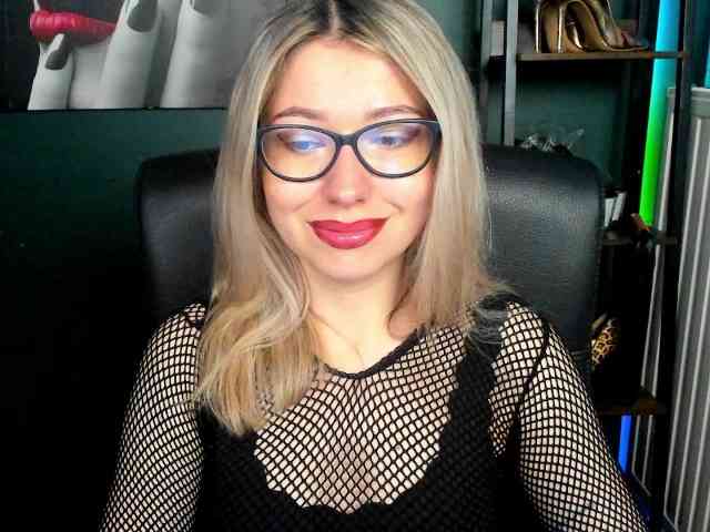 xxHeidiLove webcam