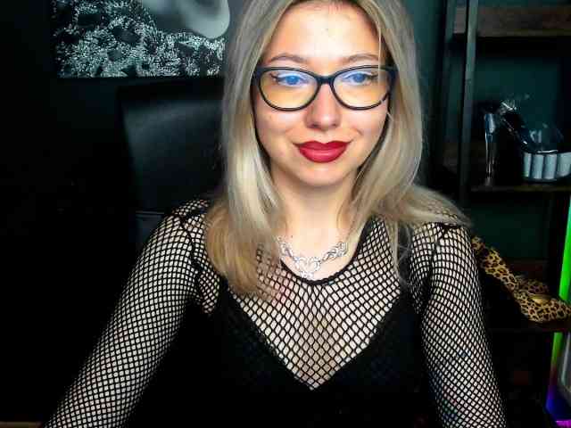 xxHeidiLove webcam