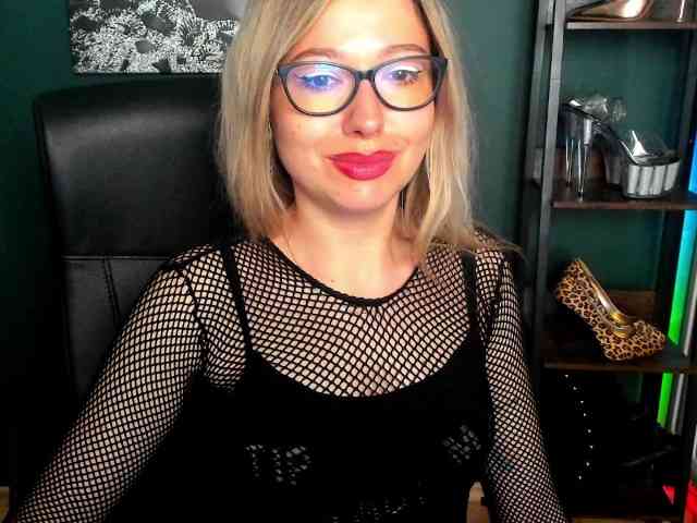 xxHeidiLove webcam