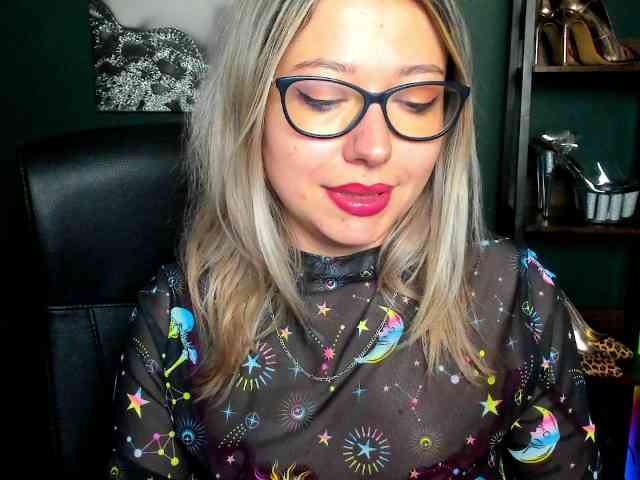 xxHeidiLove webcam